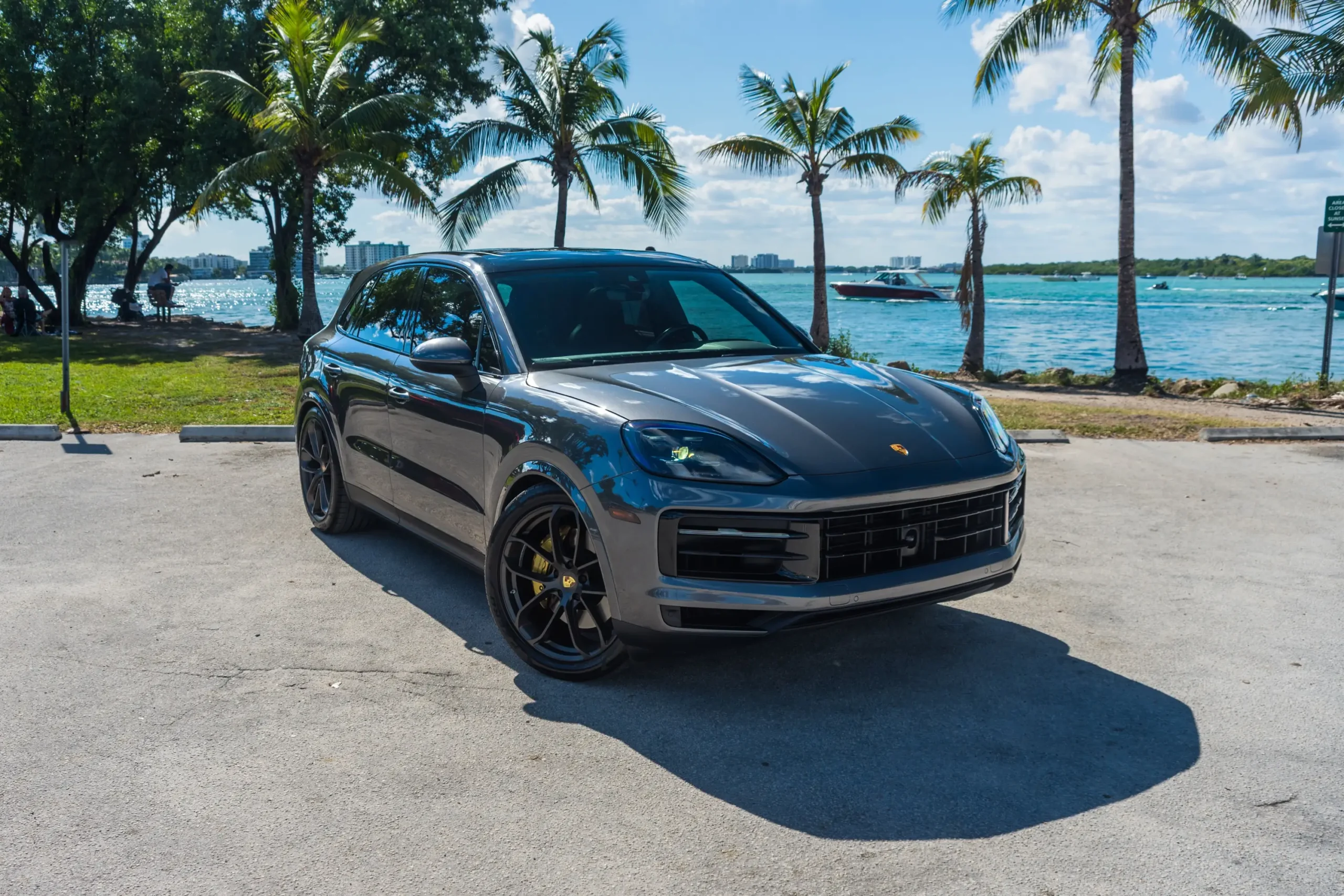 Porsche Cayenne – Grey