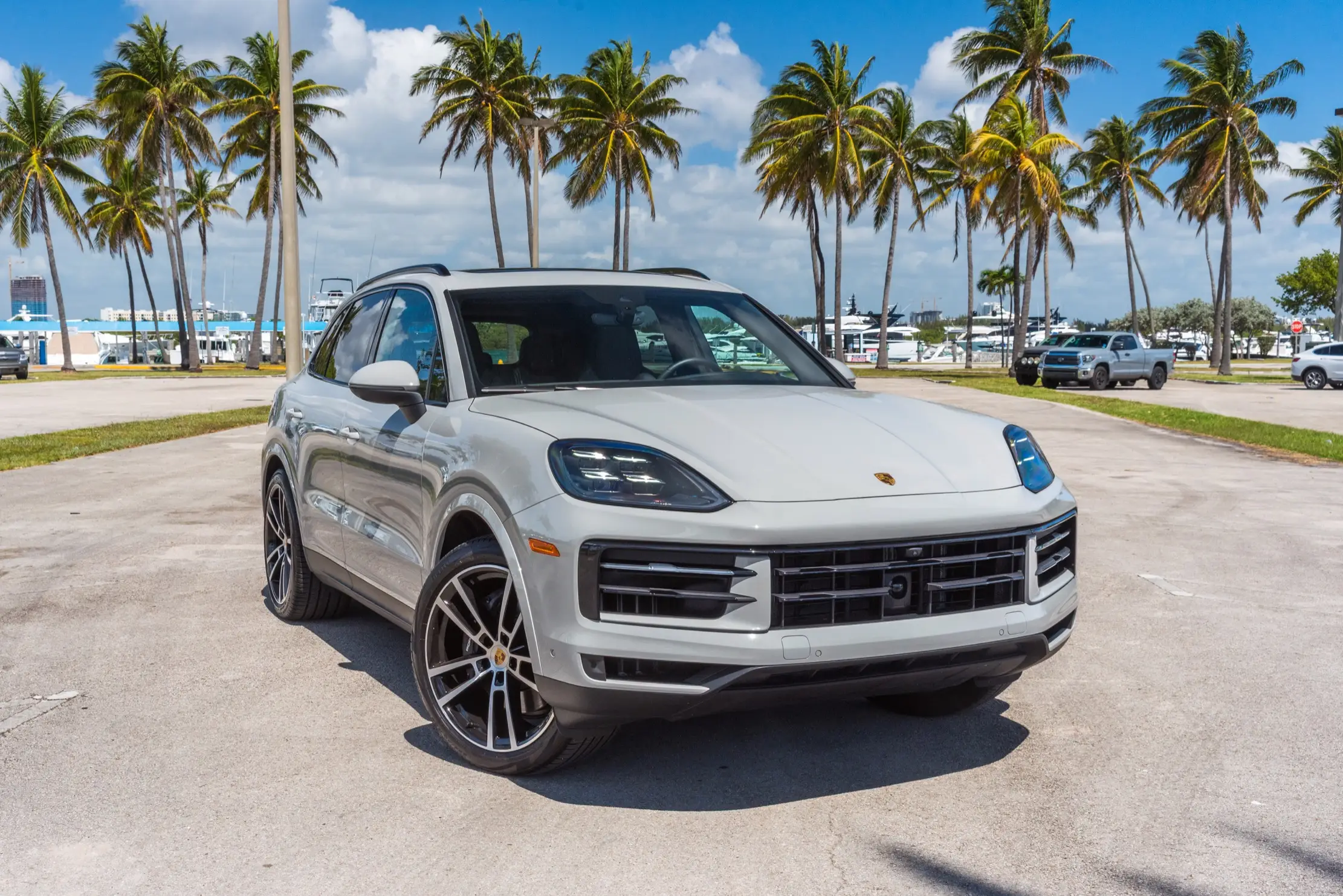 Porsche Cayenne – Grey