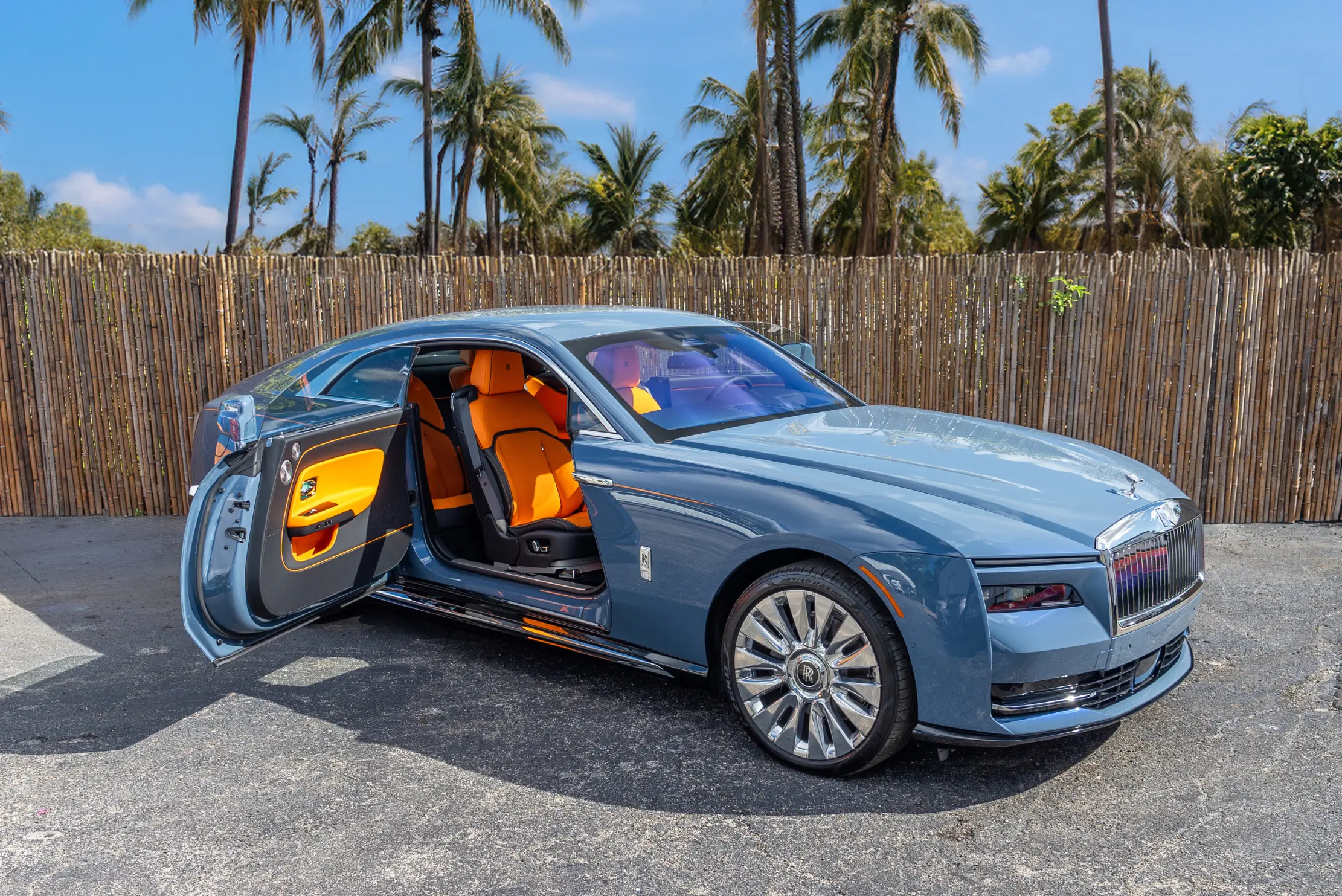 Rolls Royce Spectre – Light Blue