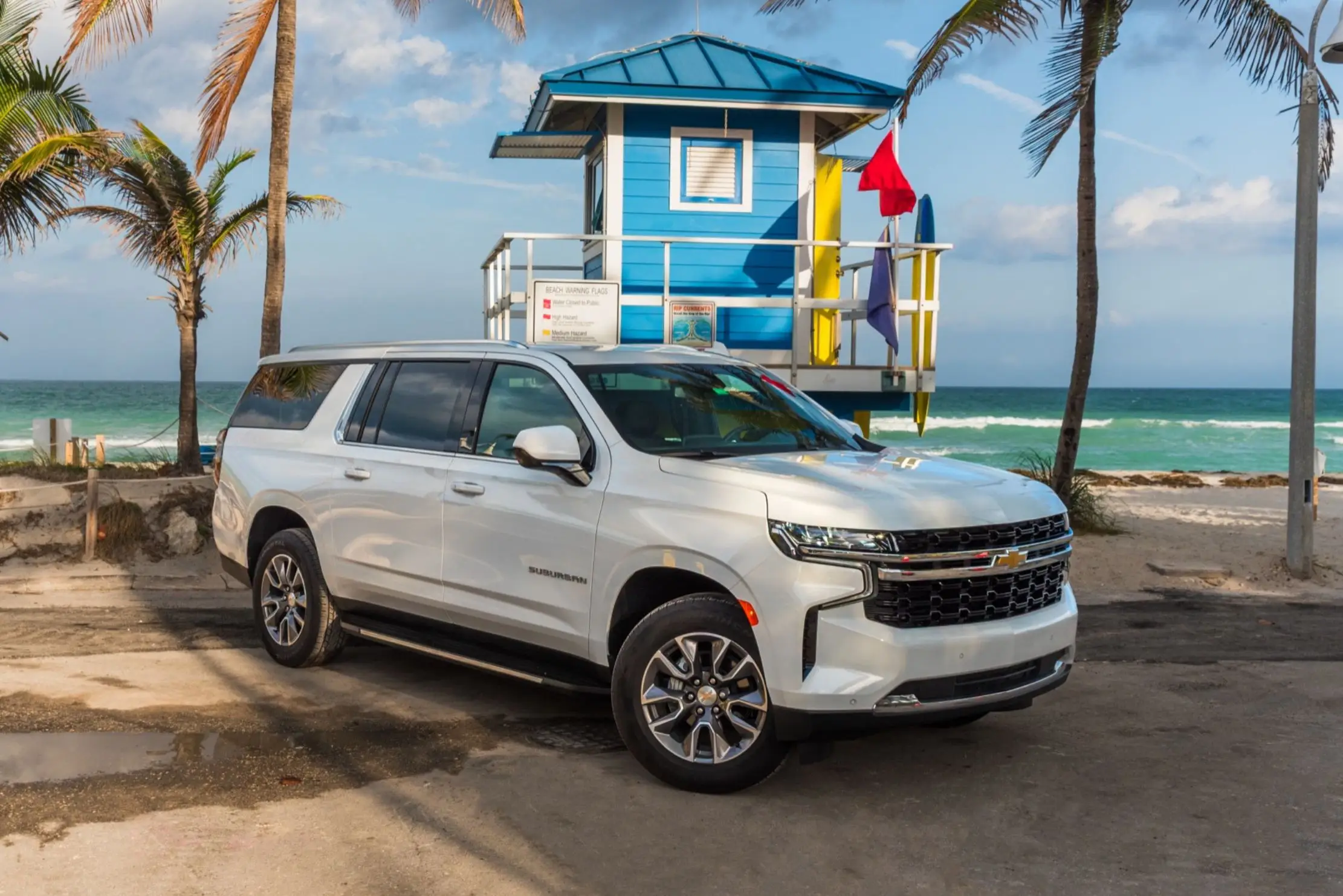 Chevrolet Suburban LS – White