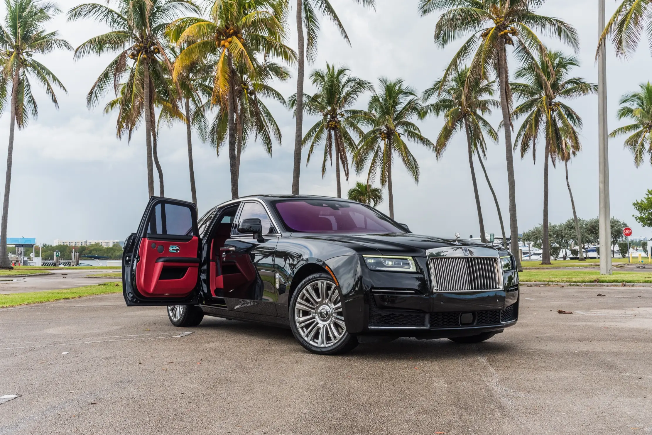 Rolls Royce Ghost – Black