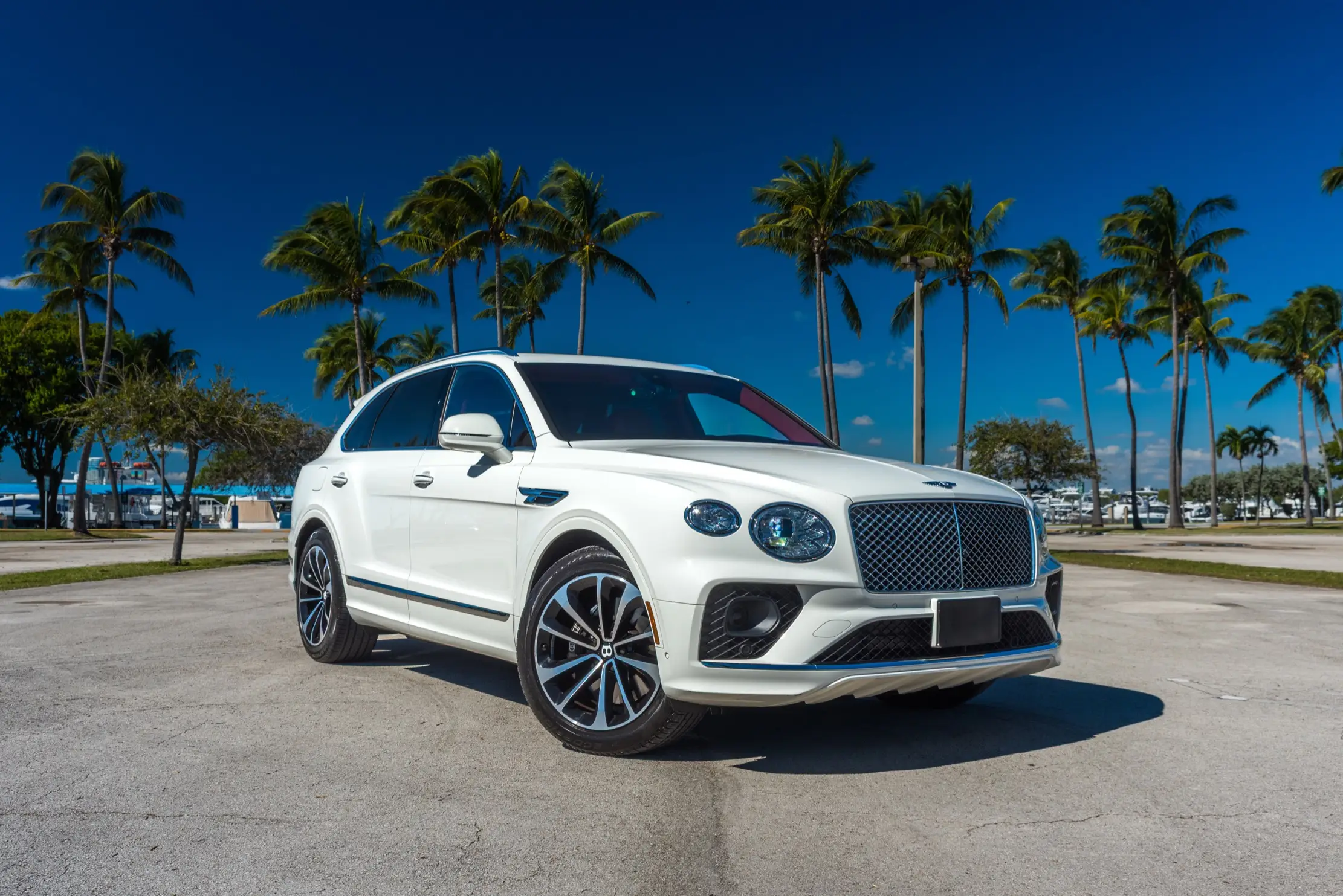 Bentley Bentayga – White