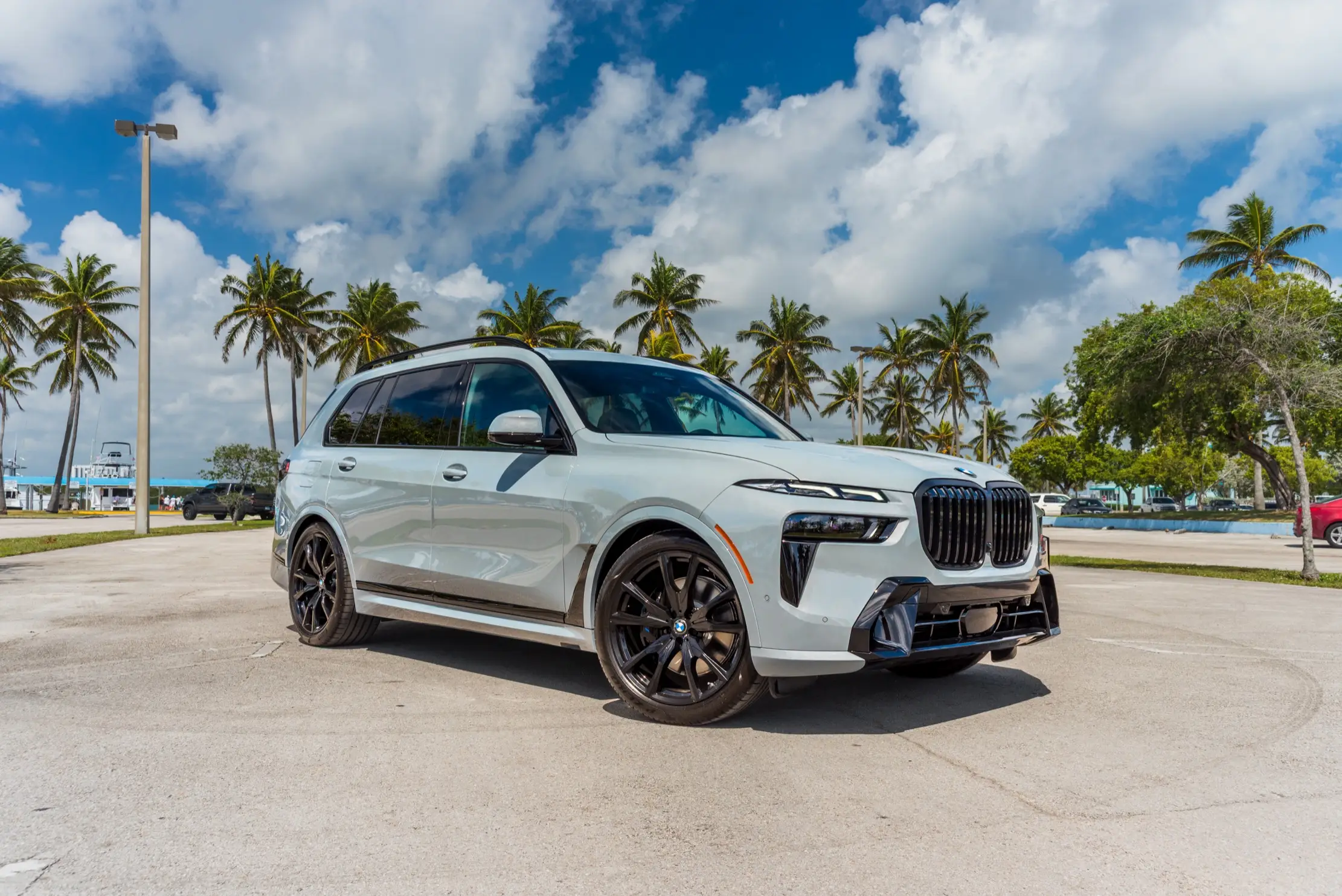 BMW X7 xDrive 40i – Grey